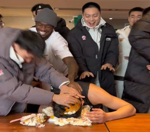 曼城首战补,胜阿斯顿维,席破门京多,pg286娱乐,pg286娱乐入口,pg286娱乐官网,pg286娱乐官方入口,pg286娱乐官方网址